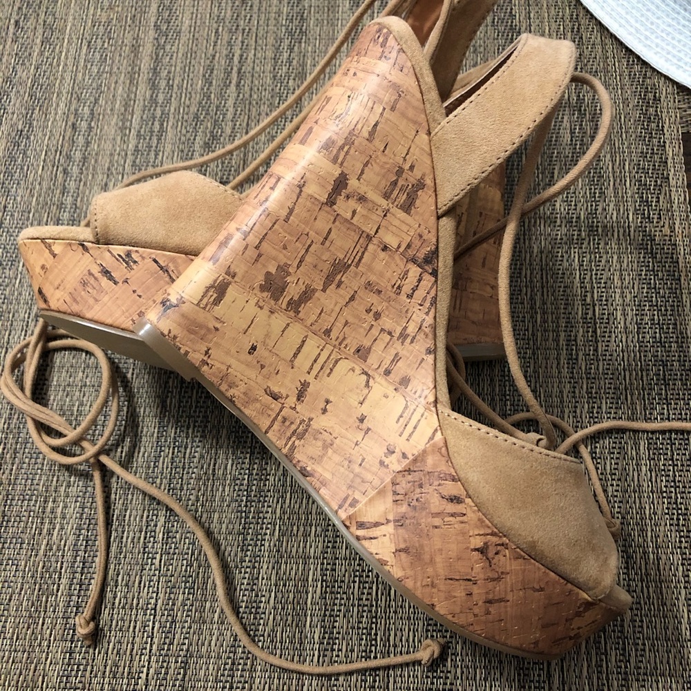 Shoedazzle platform sandals